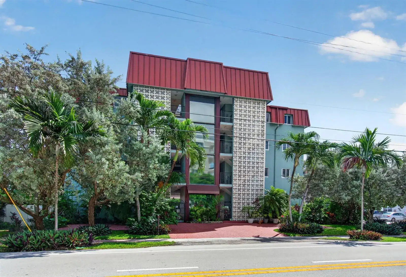 180 SE 20th Avenue # 403, Deerfield Beach FL 33441 photo 2