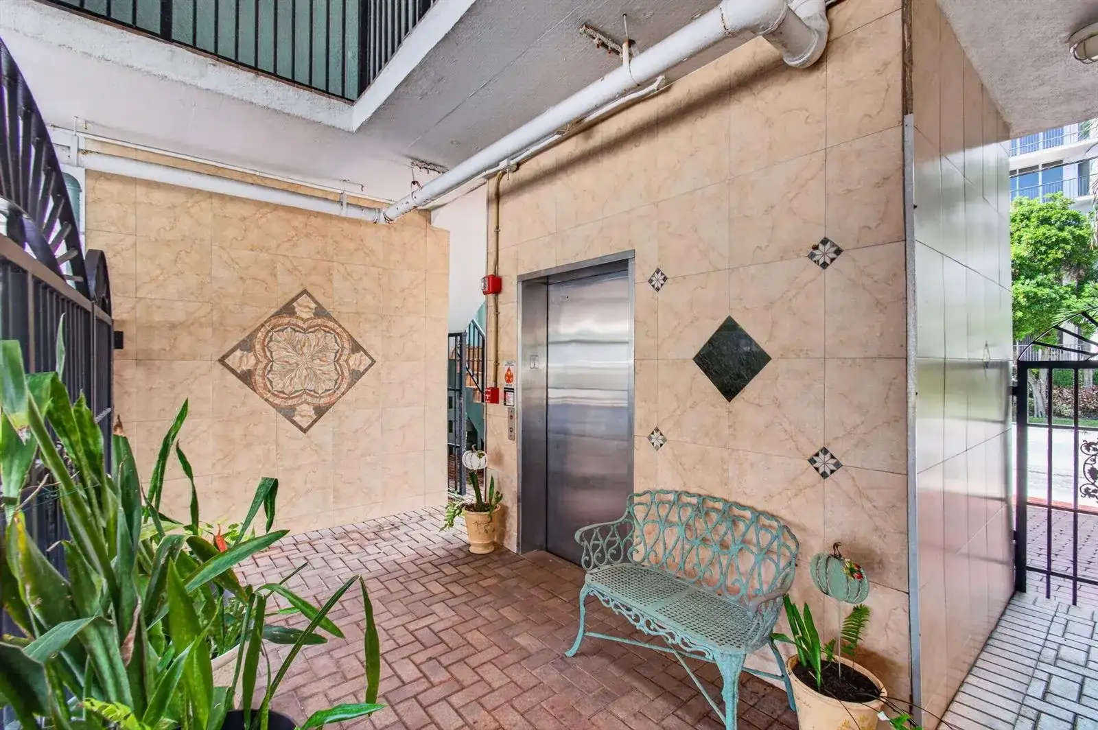 180 SE 20th Avenue # 403, Deerfield Beach FL 33441 photo 3