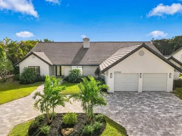 10941 BOCA WOODS Lane, Boca Raton FL 33428