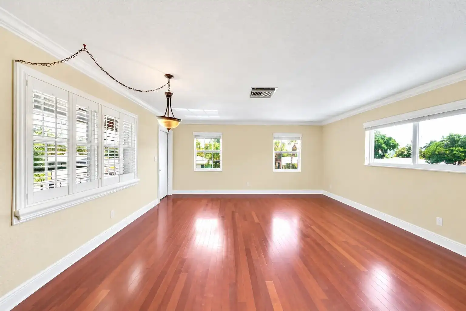 2701 MIDDLE RIVER Drive # 11, Fort Lauderdale FL 33306