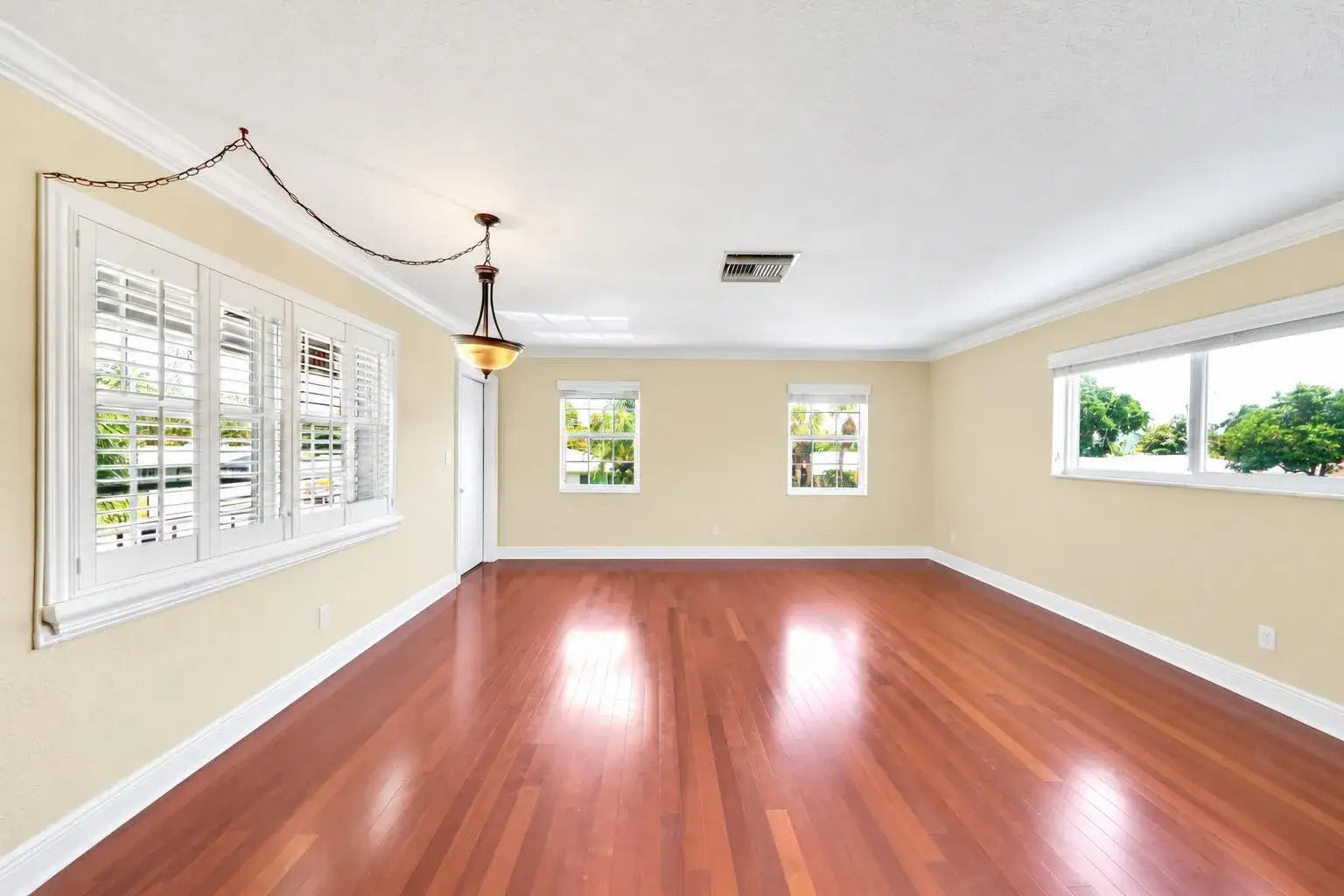 2701 MIDDLE RIVER Drive # 11, Fort Lauderdale FL 33306