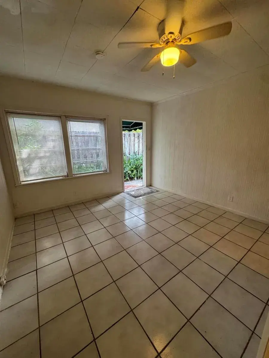 1217 SE 1ST Street, Fort Lauderdale FL 33301