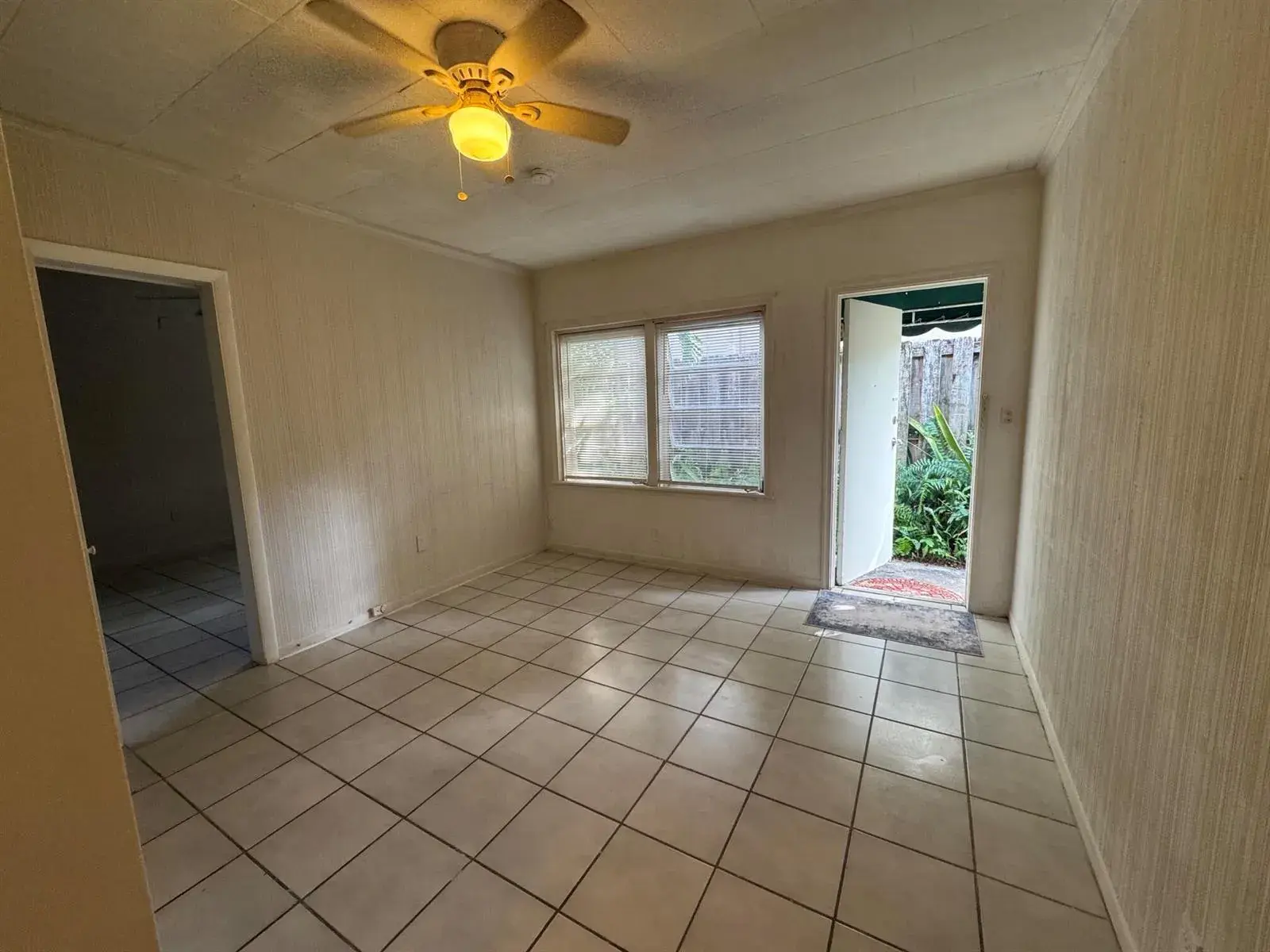 1217 SE 1ST Street, Fort Lauderdale FL 33301
