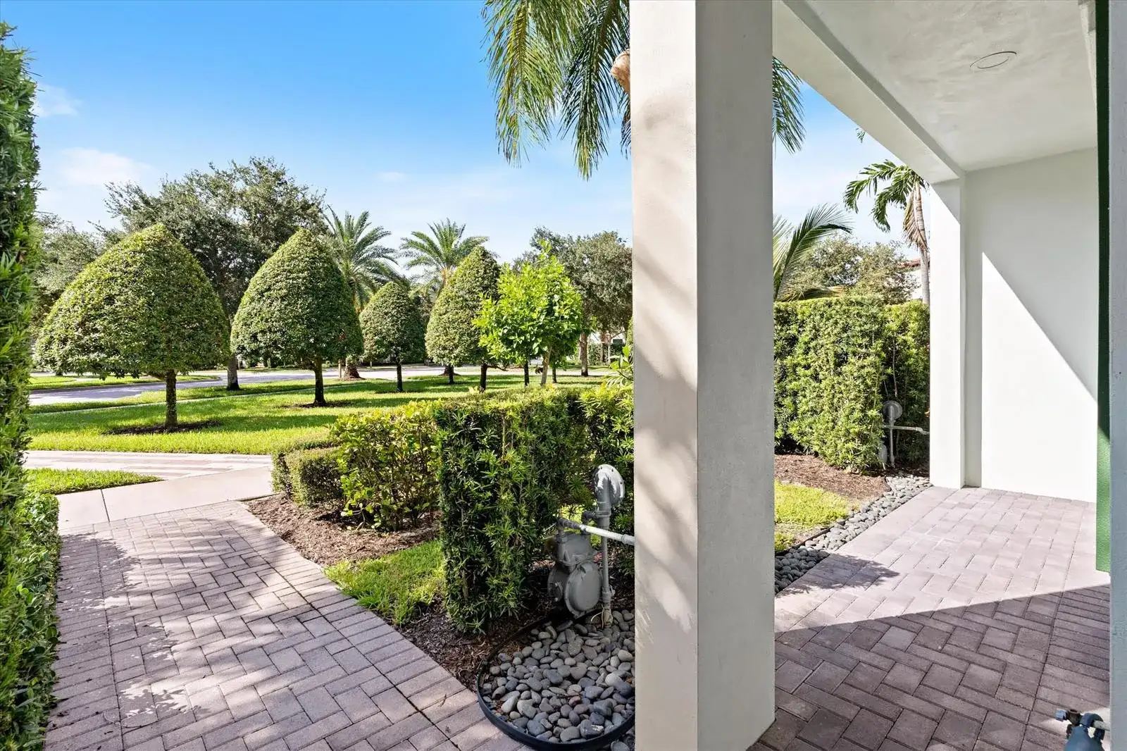 7089 Edison Place, Palm Beach Gardens FL 33418 photo 2