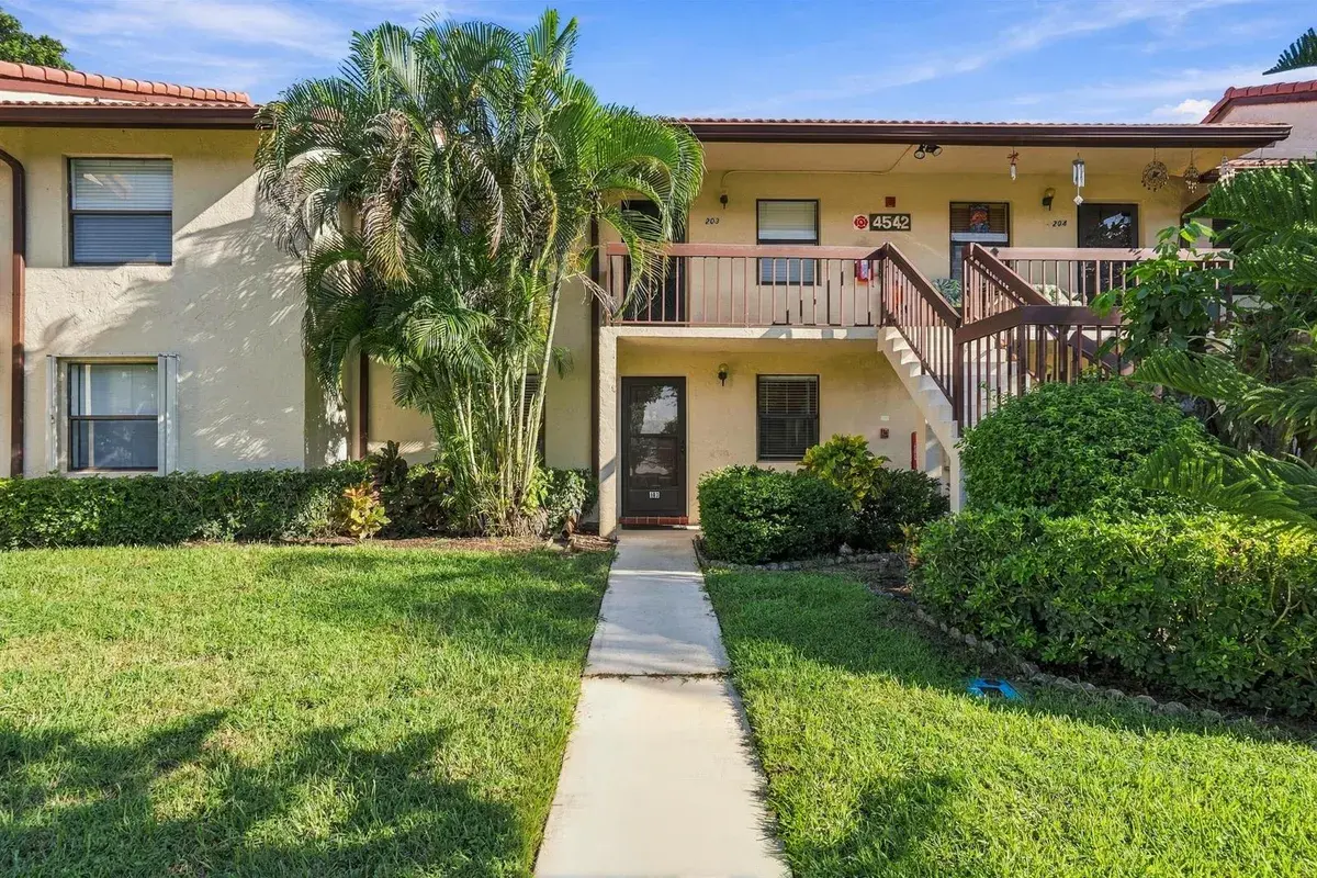 4542 Lucerne Lakes Boulevard E # 103, Lake Worth FL 33467