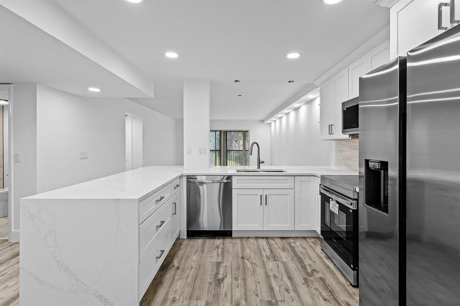 6585 Kensington Lane Apt 207, Delray Beach FL 33446