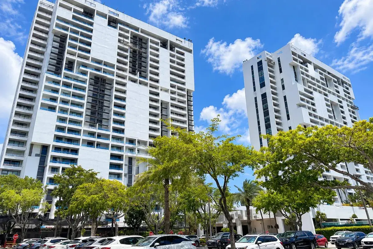 20355 NE 34 Court # 828, Aventura FL 33180