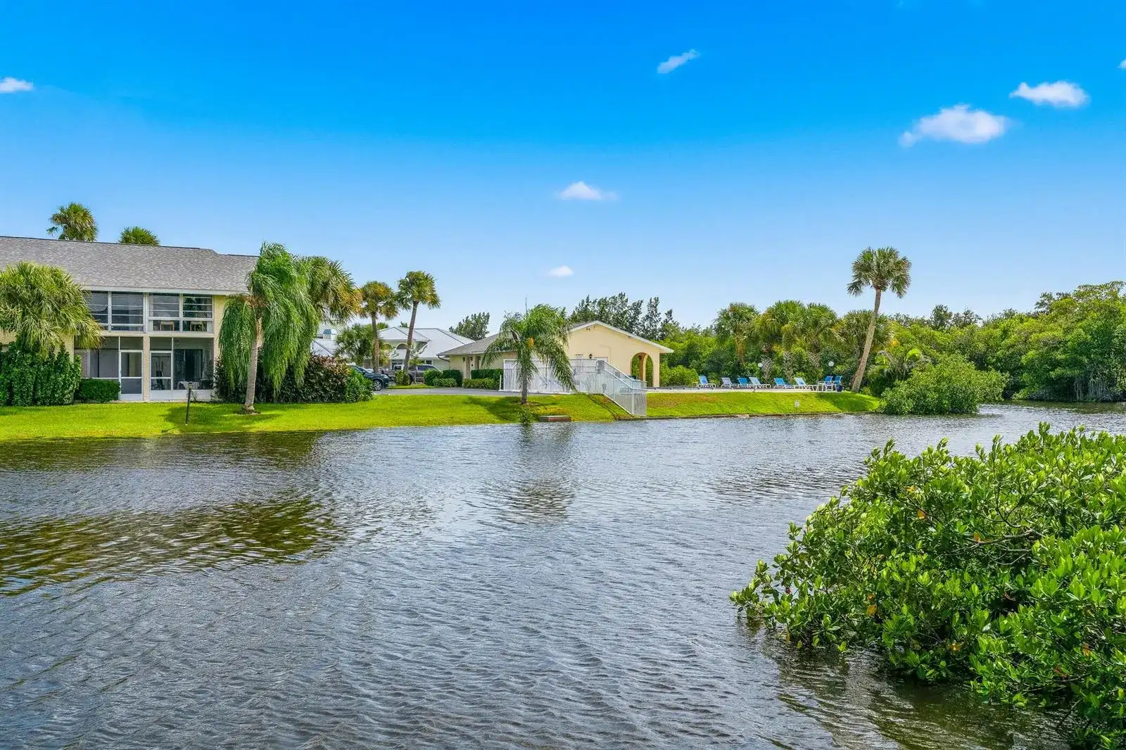 1830 Robalo Drive, Vero Beach FL 32960 photo 2