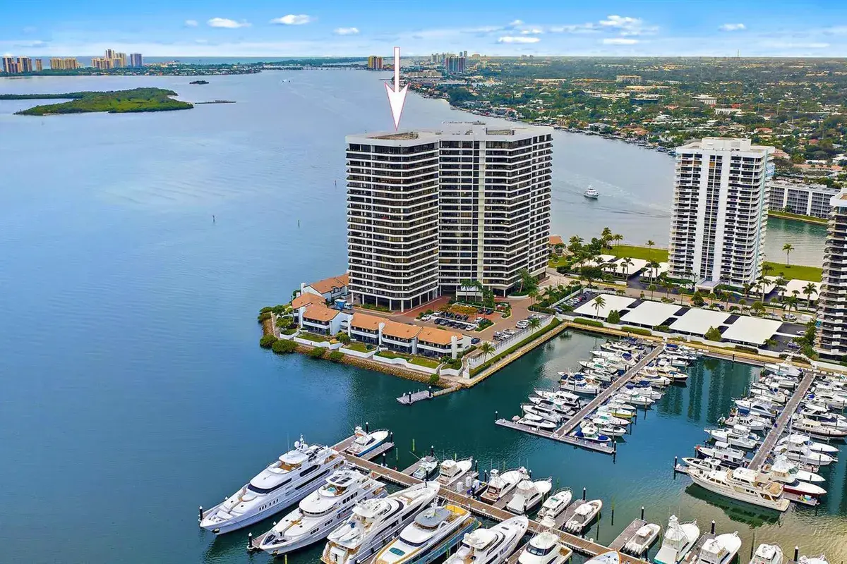 100 Lakeshore Drive # 251, North Palm Beach FL 33408