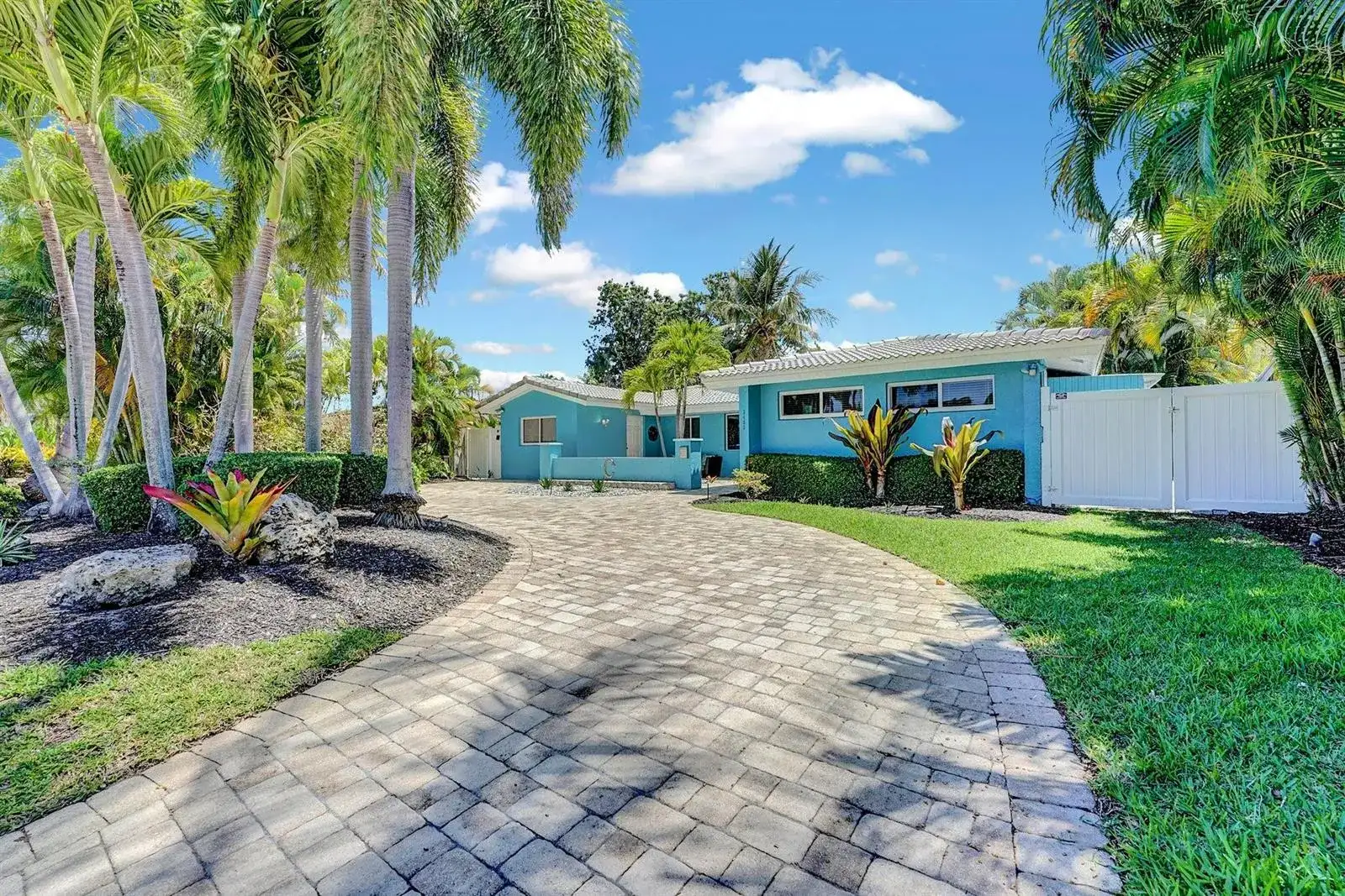3488 NE 19TH Avenue, Oakland Park FL 33306 photo 4