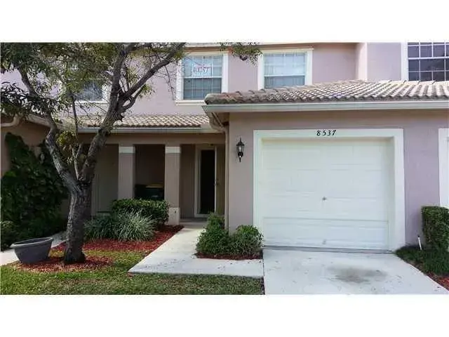 8537 W SOUTHGATE SHORES Circle E, Tamarac FL 33321
