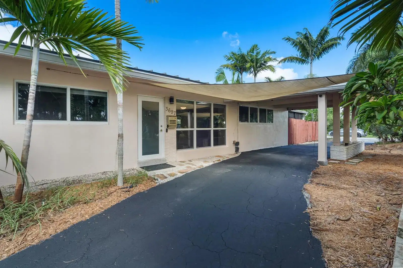 3697 NE 16TH Avenue, Oakland Park FL 33334 photo 2