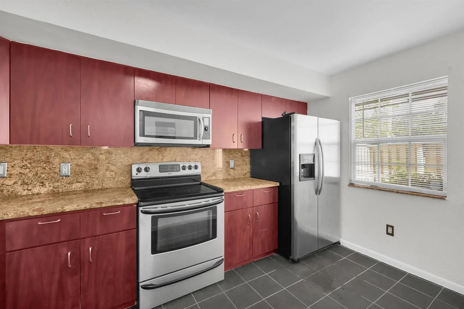 2164 CHAMPIONS Way, North Lauderdale FL 33068
