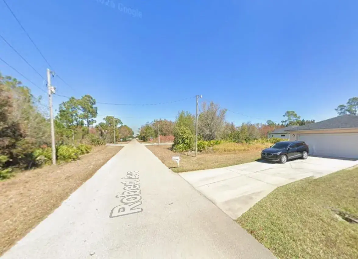 921 ROBERT Avenue, Lehigh Acres FL 33936