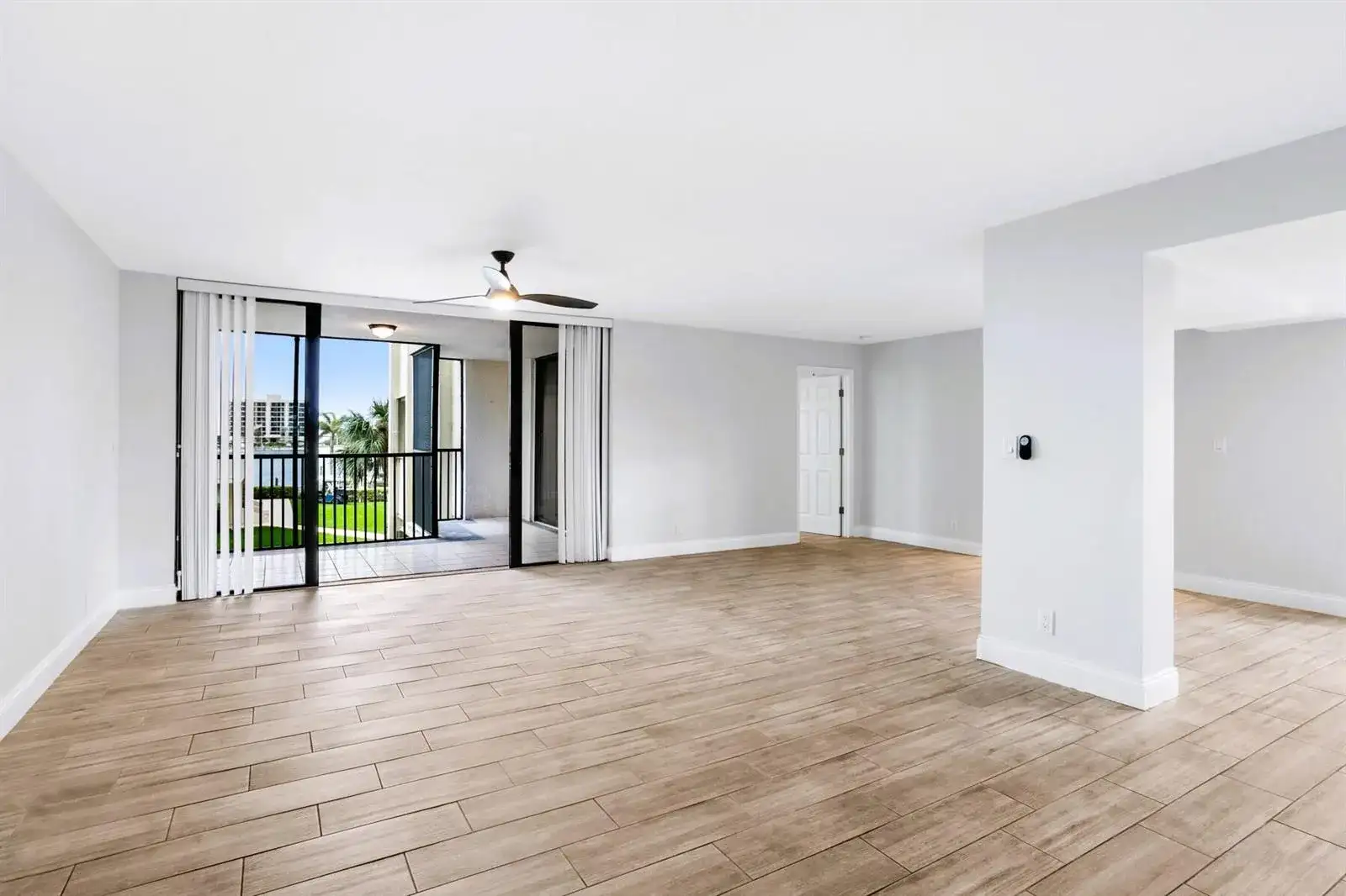 19800 Sandpointe Bay Drive S # 208, Jupiter FL 33469 photo 2