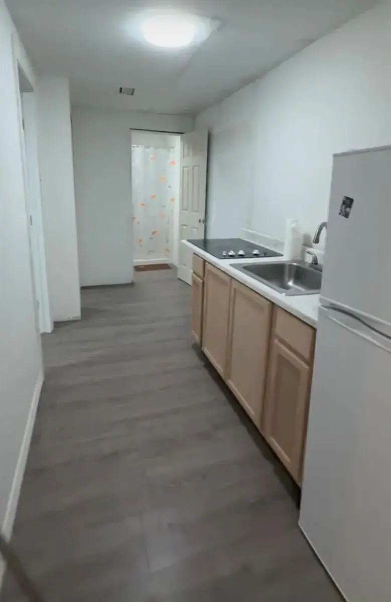 2 bedroom 1 bath Residential Lease for rent at 573 Nuna Avenue, Fort Myers FL 33905