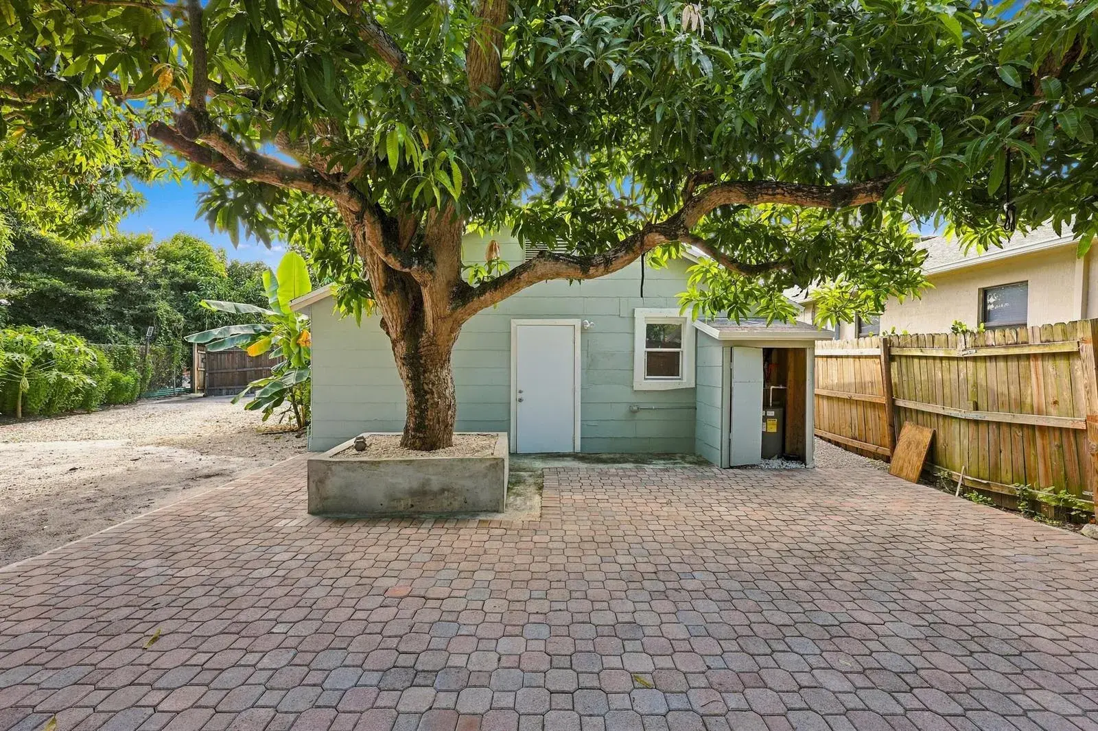 618 S PINE Street # B, FL 33460