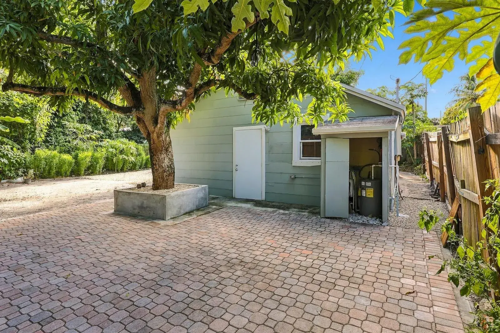 618 S PINE Street # B, FL 33460