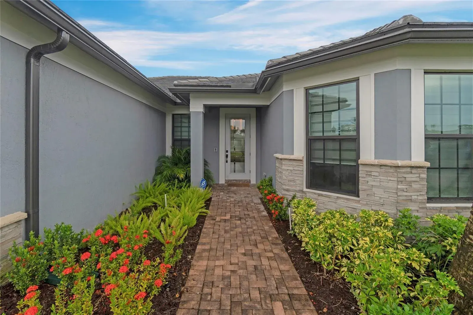 4566 Silverwood Lane N, Oakland Park FL 33309