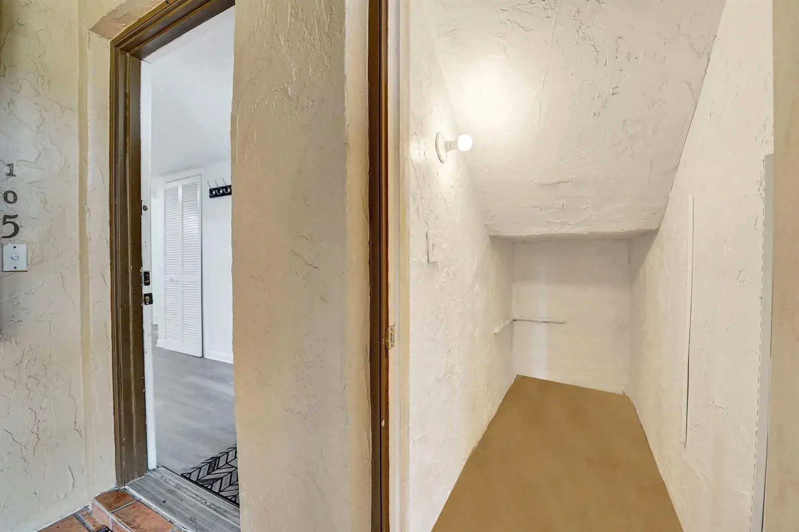 310 Lakeview Drive # 105, Weston FL 33326