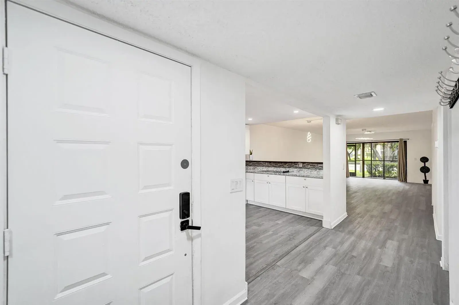 310 Lakeview Drive # 105, Weston FL 33326