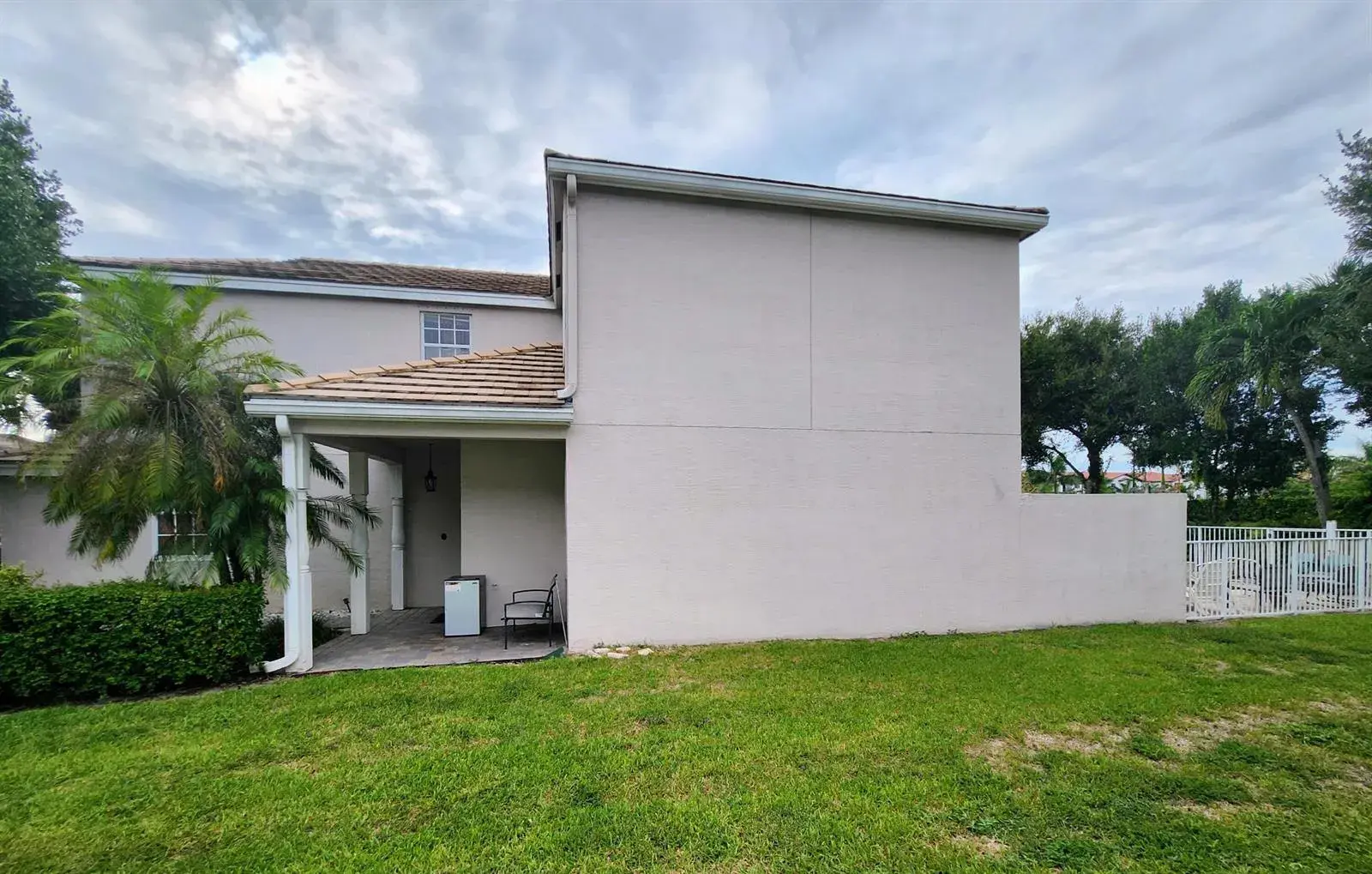 180 KENSINGTON Way, Royal Palm Beach FL 33414