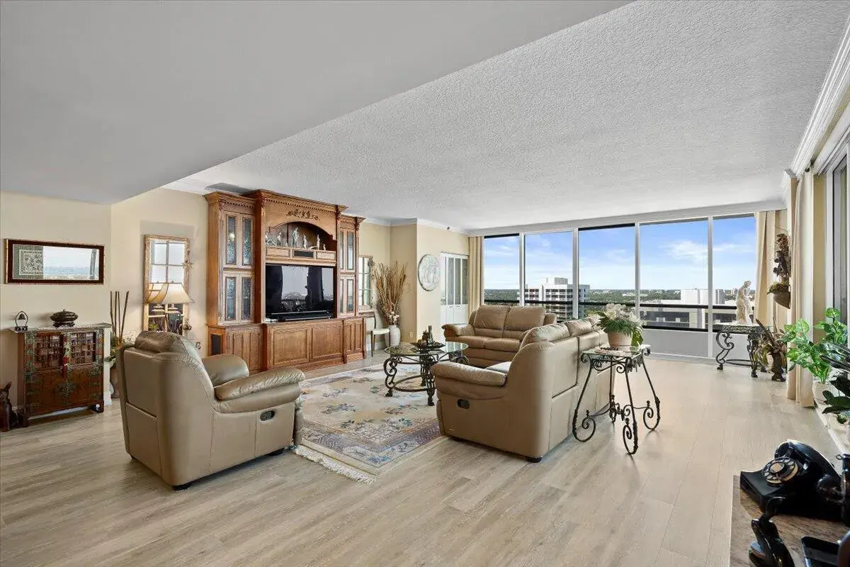 100 LAKESHORE Drive # 2156, North Palm Beach FL 33408