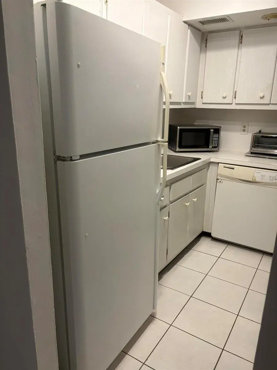 2400 NE 33rd Avenue # 202, Fort Lauderdale FL 33305
