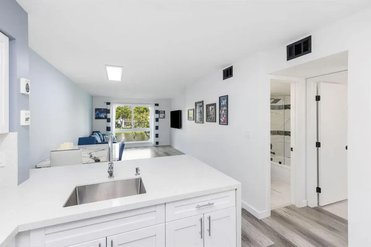 2106 S Cypress Bend Drive # 207, Pompano Beach FL 33069