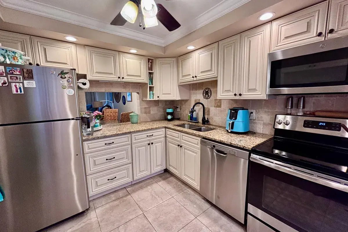 400 NE 20TH Street # B208, Boca Raton FL 33431