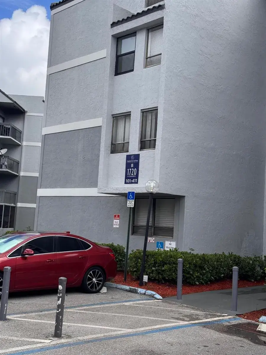1720 N CONGRESS Avenue # 201, West Palm Beach FL 33401