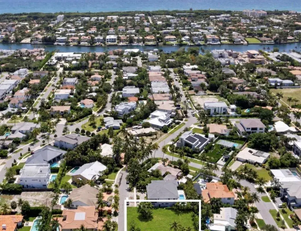 334 NE 4TH Street, Boca Raton FL 33432