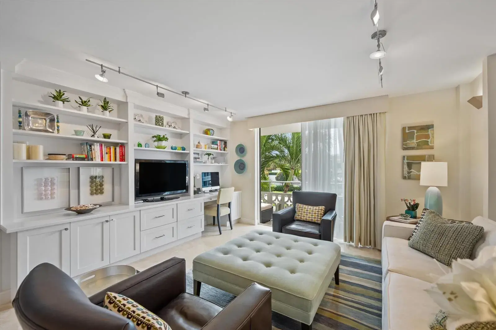 139 Sunrise Avenue # 205, Palm Beach FL 33480