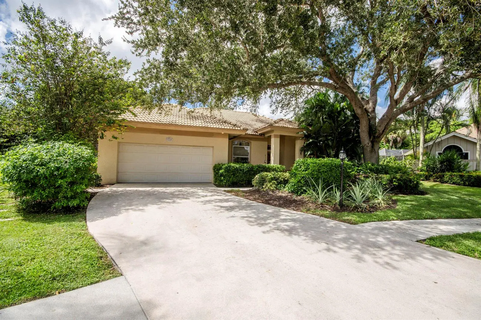 9260 Cypress Hollow Drive, Palm Beach Gardens FL 33418