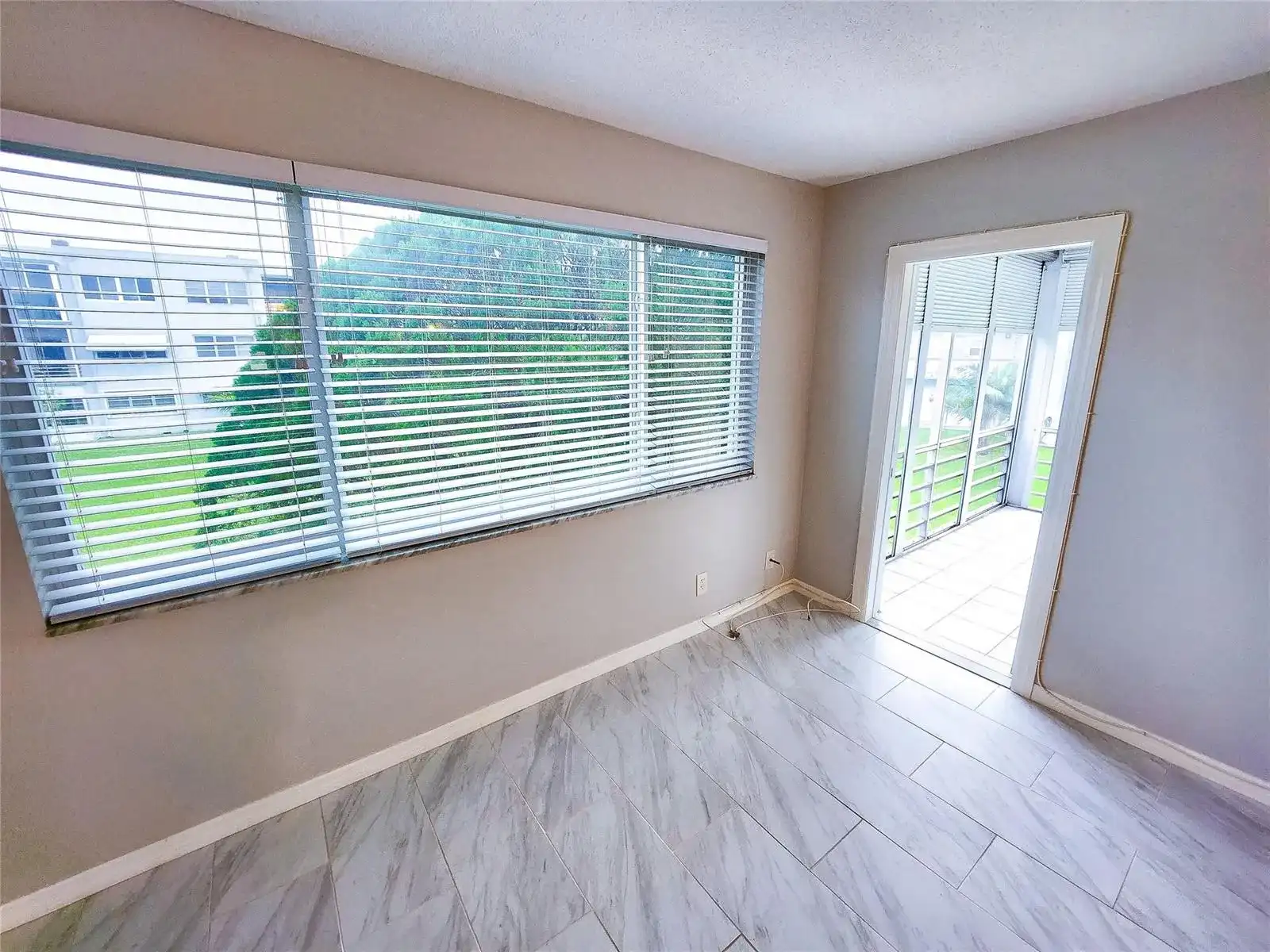 2300 PARK Lane # 216, Hollywood FL 33021