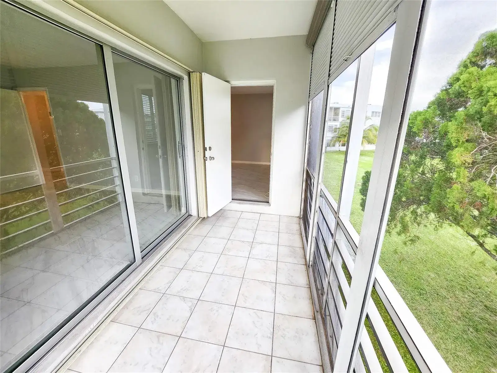 2300 PARK Lane # 216, Hollywood FL 33021 photo 3