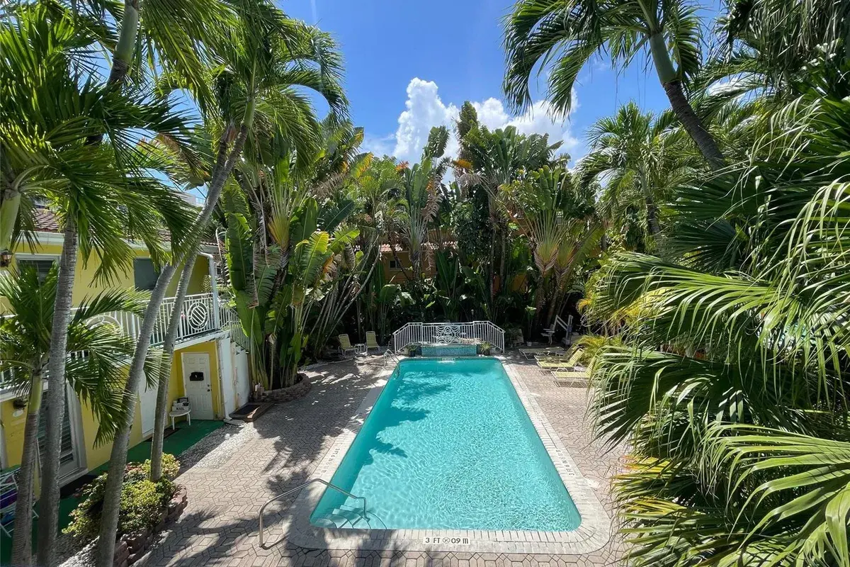 77 HENDRICKS Isle # 9, Fort Lauderdale FL 33301