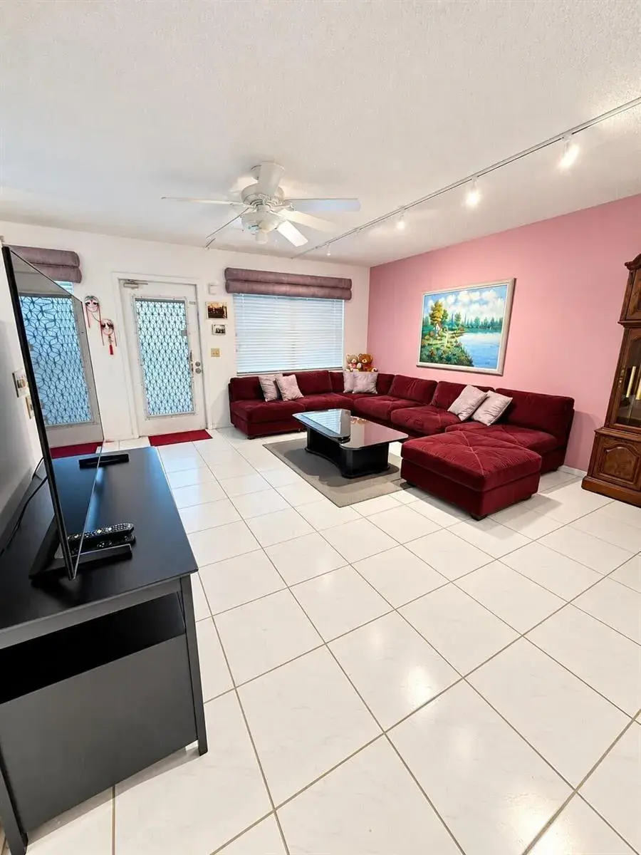 2035 YARMOUTH B # 2035, Boca Raton FL 33434