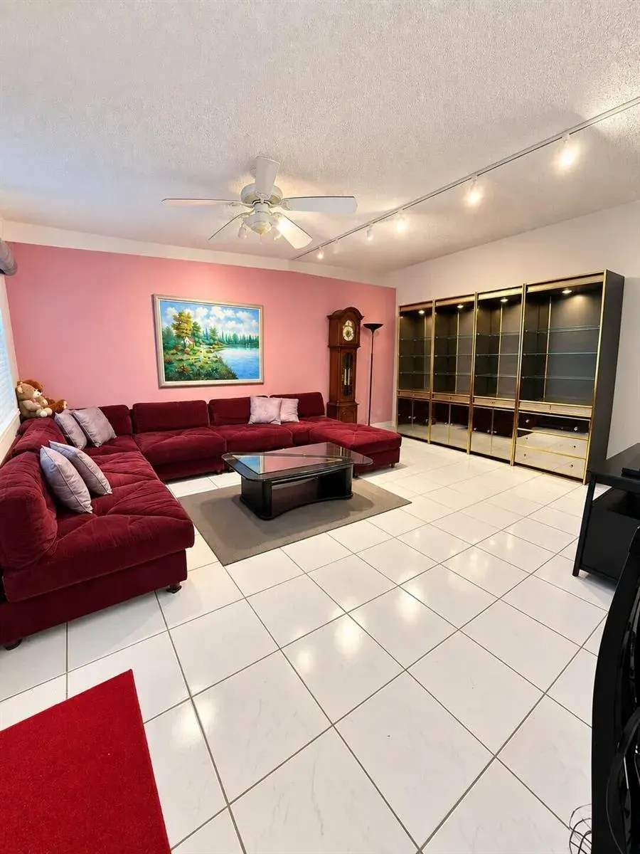 2035 YARMOUTH B # 2035, Boca Raton FL 33434