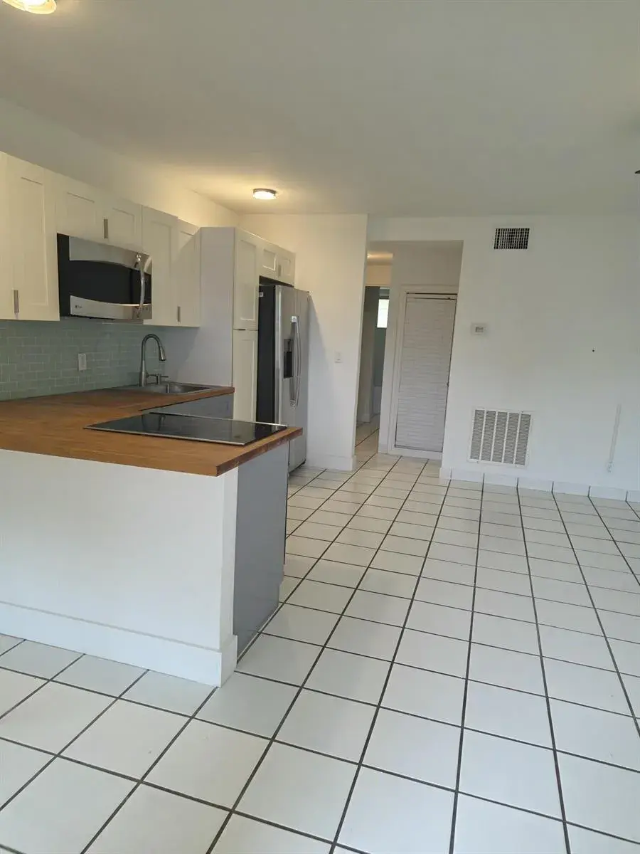 2716 NE 30TH Place # 105C, Fort Lauderdale FL 33306