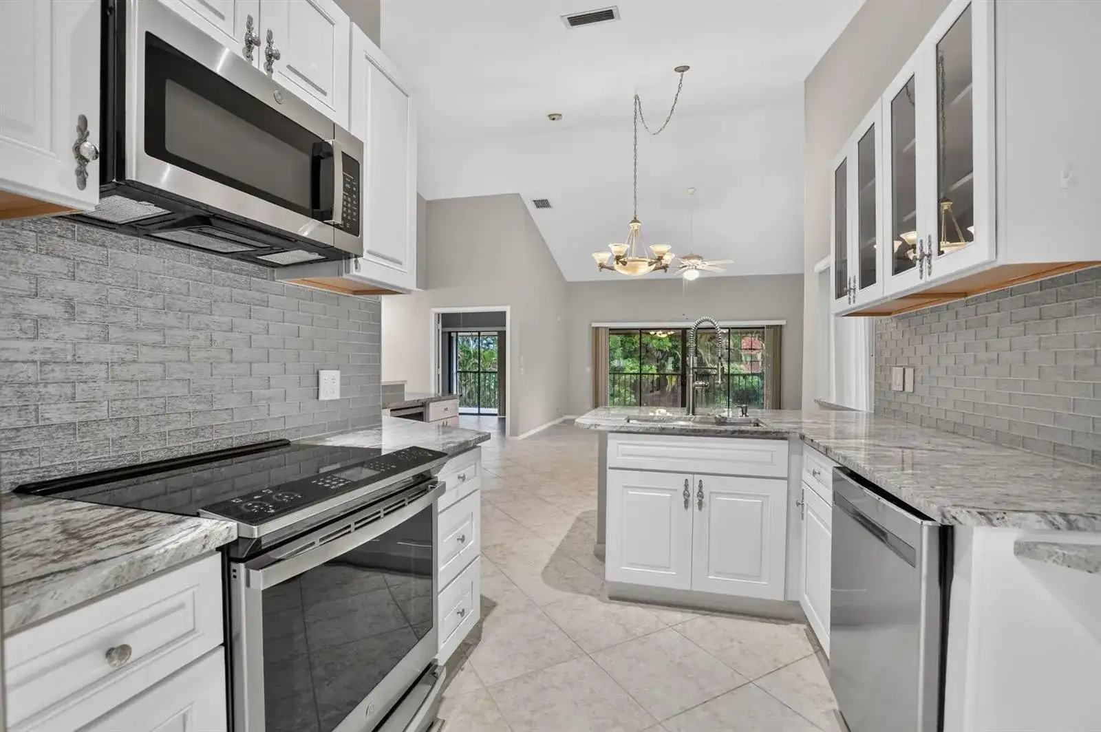 7864 LEXINGTON CLUB Boulevard # D, Delray Beach FL 33446 photo 2