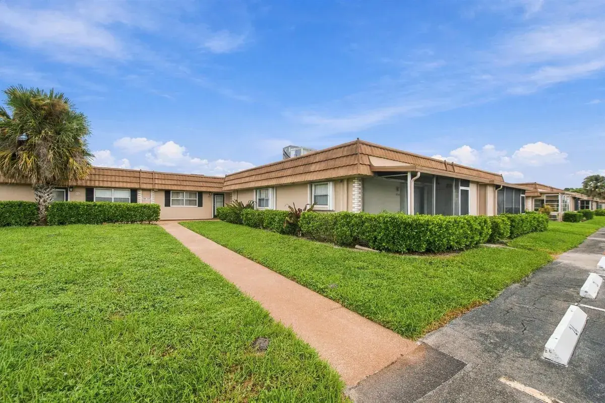 334 Seville N, Delray Beach FL 33446