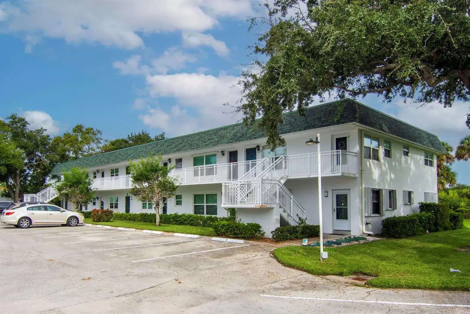 2800 Indian River Boulevard # 5, Vero Beach FL 32960 photo 2