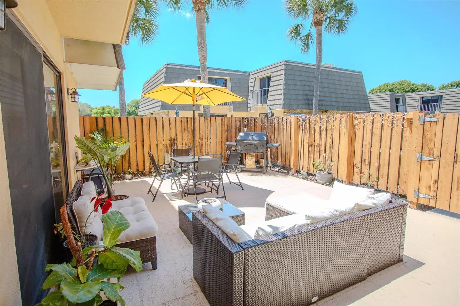 606 6TH Way, West Palm Beach FL 33407