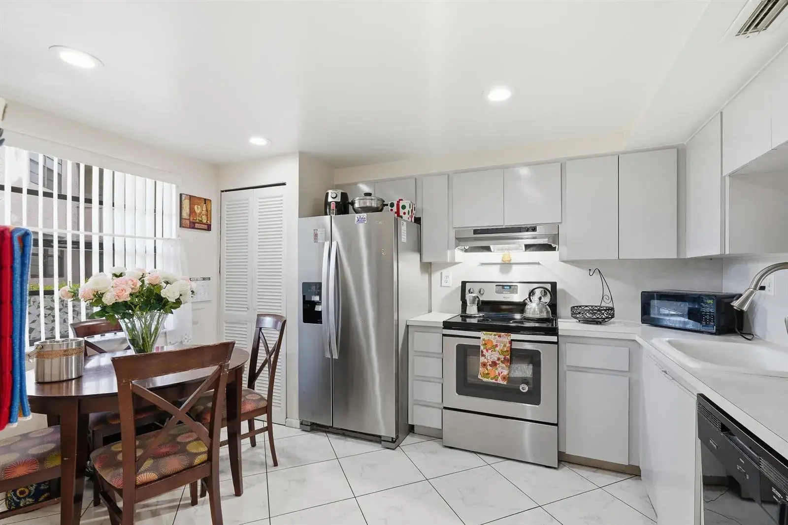 1000 Colony Point Circle # 110, Pembroke Pines FL 33026