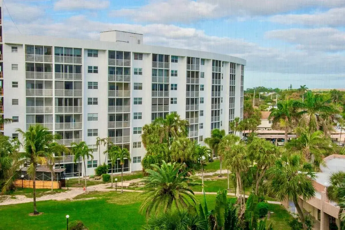 2731 NE 14th Street Causeway # B, Pompano Beach FL 33062