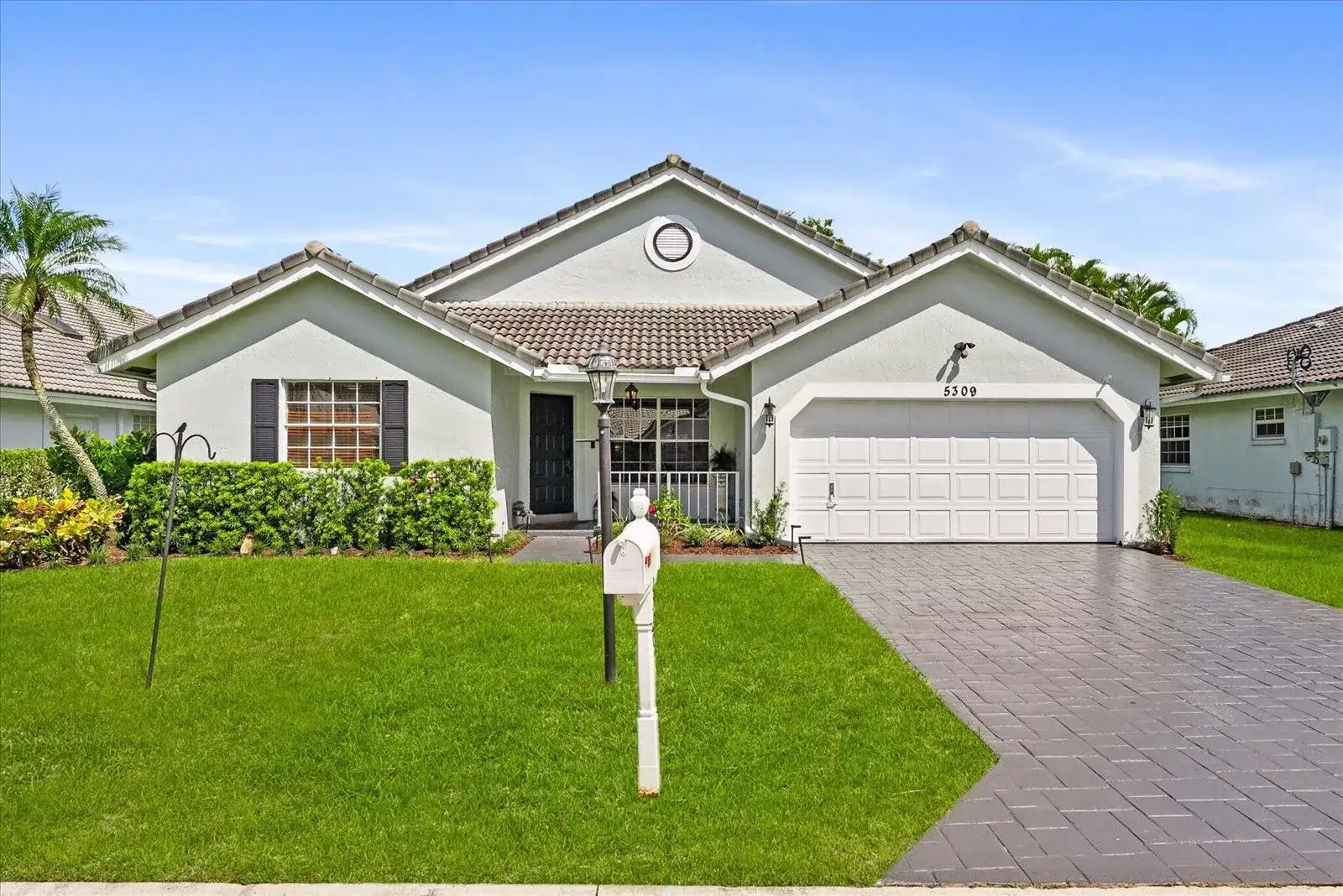 5309 Pine Circle, Coral Springs FL 33067 photo 2