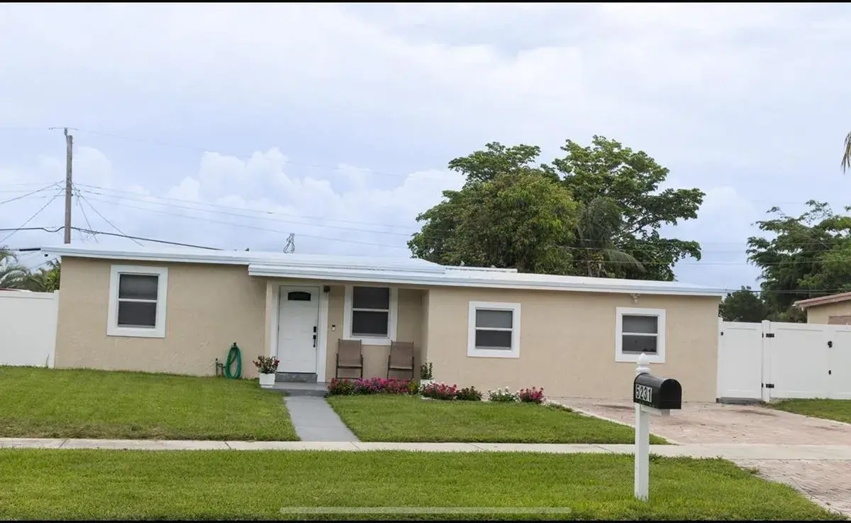 5231 NE 19TH Terrace, Pompano Beach FL 33064