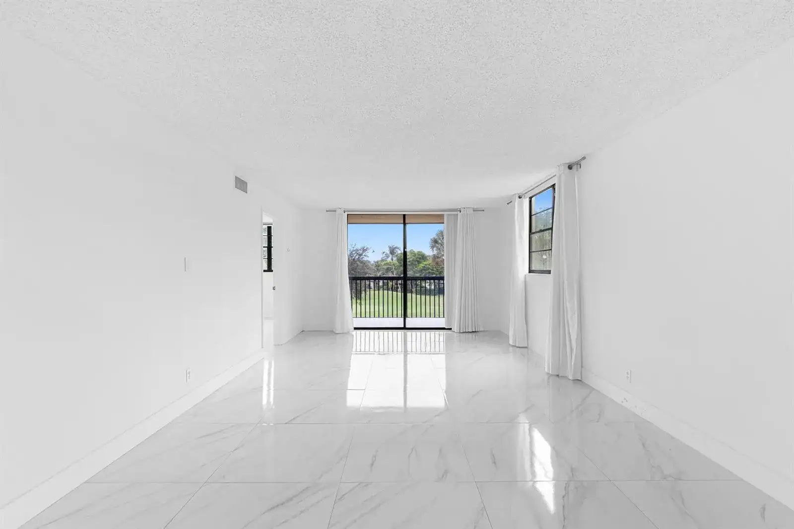 2440 DEER CREEK COUNTRY CLUB Boulevard # C, Deerfield Beach FL 33442 photo 2
