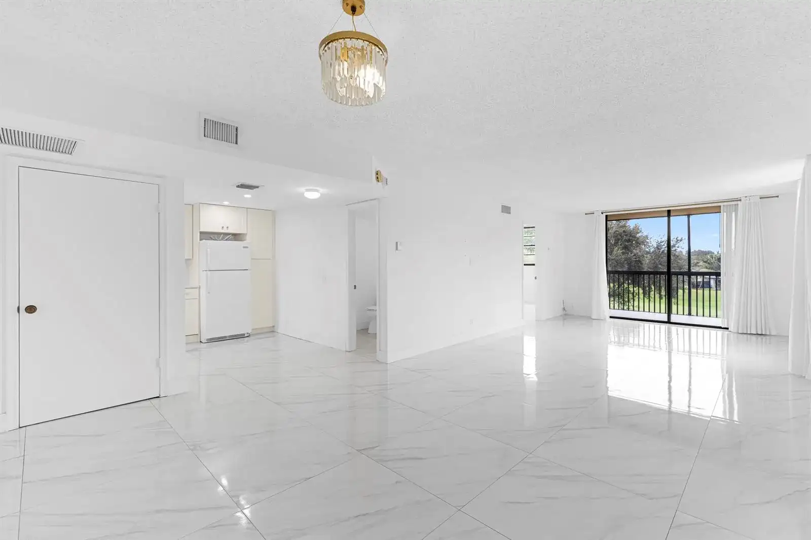 2440 DEER CREEK COUNTRY CLUB Boulevard # C, Deerfield Beach FL 33442 photo 4